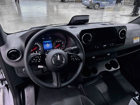 Used 2026 Mercedes-Benz Sprinter 2500 image 22