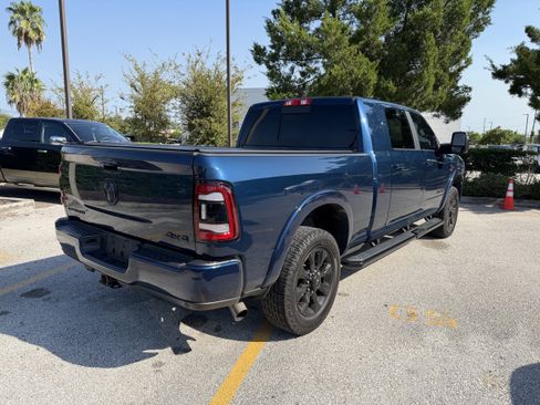Used 2023 RAM 2500 Limited w/ Night Edition AWD/4WD image 3
