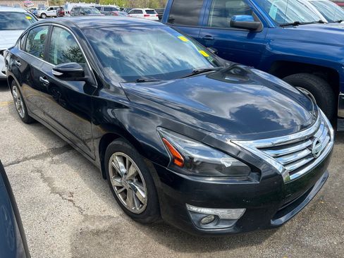 Used 2015 Nissan Altima 2.5 SL w/ Technology Package FWD image 2