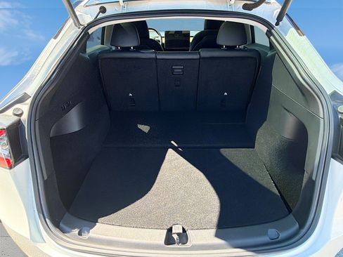 Used 2021 Tesla Model Y Performance image 12