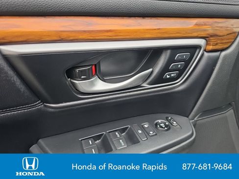 Used 2018 Honda CR-V Touring image 10