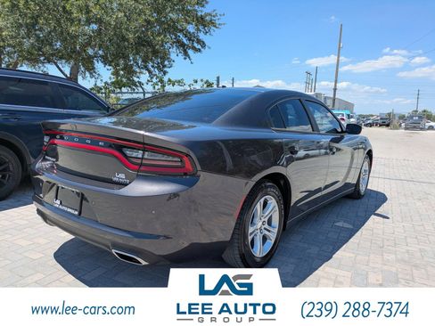 Used 2020 Dodge Charger SXT w/ Leather Interior Group RWD image 3