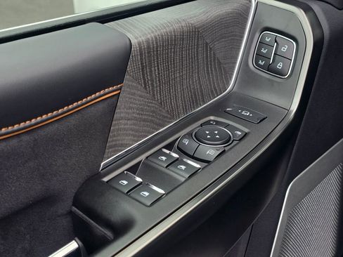 Used 2024 Ford F350 Platinum image 37