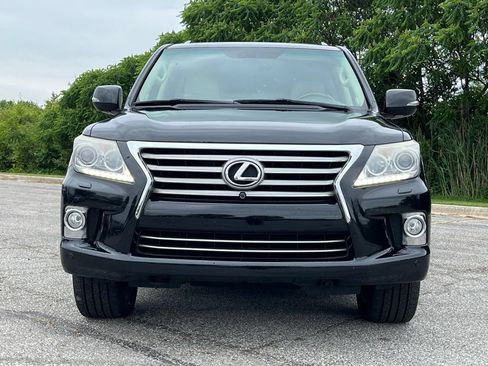 Used 2013 Lexus LX 570 4WD w/ Luxury Pkg image 2