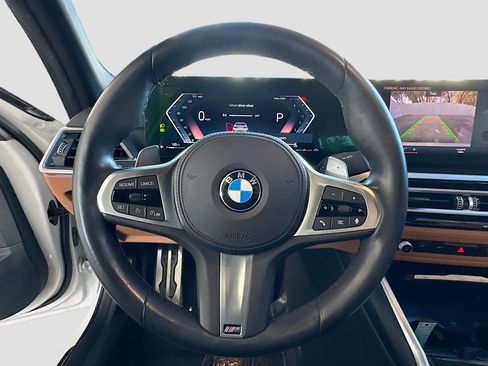 Used 2023 BMW 330i Sedan w/ M Sport Package image 11