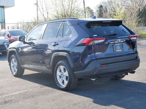 Used 2021 Toyota RAV4 XLE AWD/4WD image 4