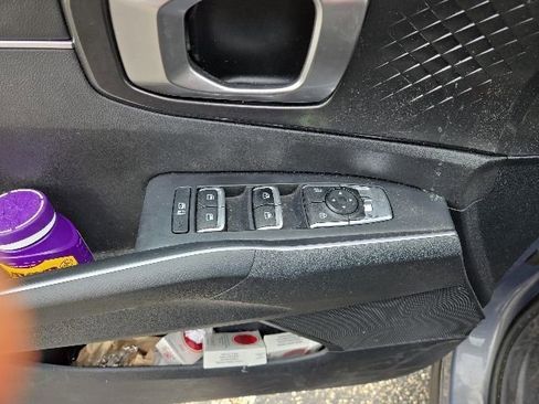 Used 2023 Kia Sorento LX FWD image 11