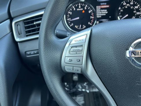 Used 2016 Nissan Rogue S image 25