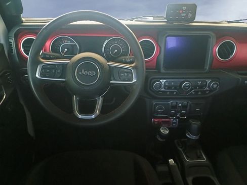 Used 2023 Jeep Gladiator Rubicon w/ Cold Weather Group AWD/4WD image 10