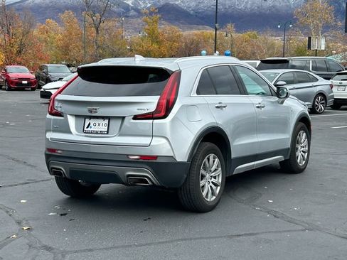 Used 2022 Cadillac XT4 Premium Luxury w/ Safety Alert Package AWD/4WD image 3