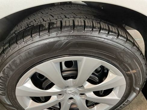 Used 2023 Toyota Corolla LE FWD image 8