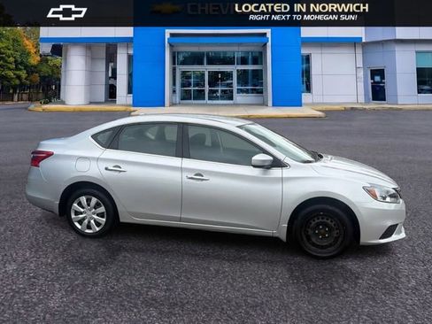 Used 2017 Nissan Sentra SV w/ All Weather Package FWD image 4