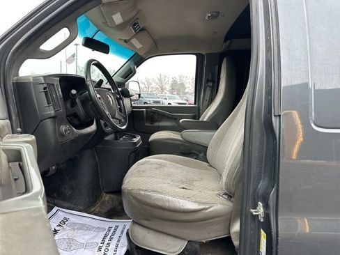 Used 2016 Chevrolet Express 2500 image 9
