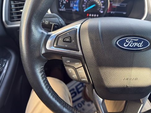 Used 2020 Ford Edge SEL image 20