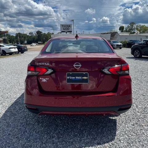 Used 2024 Nissan Versa SR FWD image 7