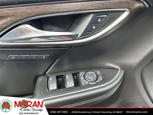 Used 2023 Buick Envision Avenir image 24