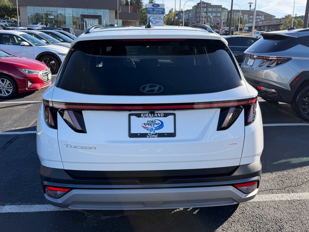Used 2025 Hyundai Tucson Limited AWD/4WD image 8