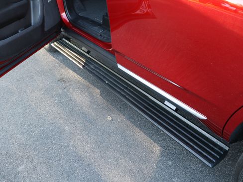 Used 2025 GMC Yukon Denali w/ Sun & Power Step Package image 38