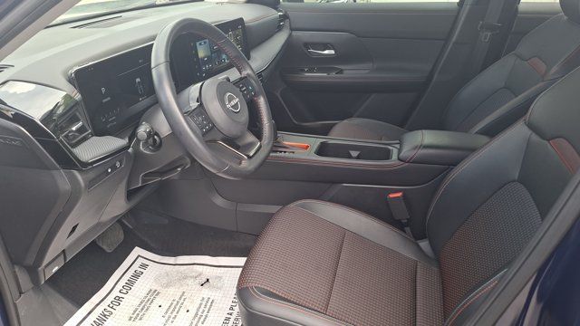 Certified 2025 Nissan Kicks SR FWD image 9