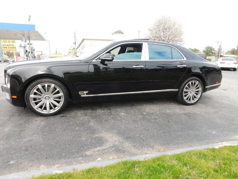 Used 2014 Bentley Mulsanne image 3