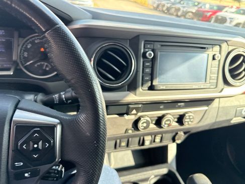 Used 2019 Toyota Tacoma SR5 RWD image 8