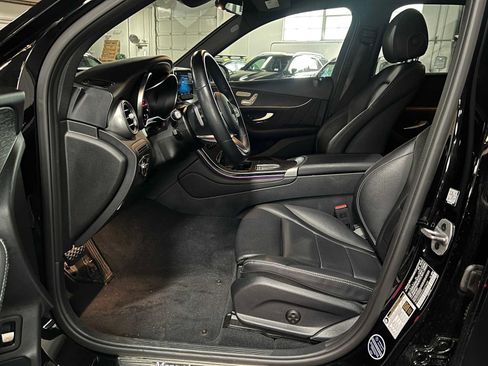 Used 2022 Mercedes-Benz GLC 300 4MATIC image 21