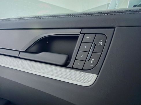 New 2025 Porsche Cayenne Coupe image 8