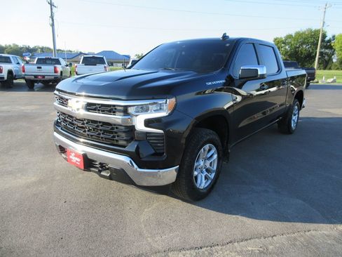 Certified 2022 Chevrolet Silverado 1500 LT AWD/4WD image 11