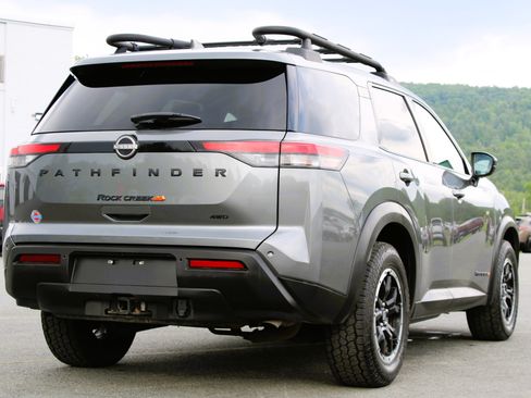 Used 2023 Nissan Pathfinder Rock Creek AWD/4WD image 7