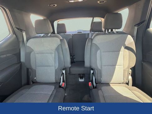 Used 2023 Chevrolet Traverse LT FWD image 17