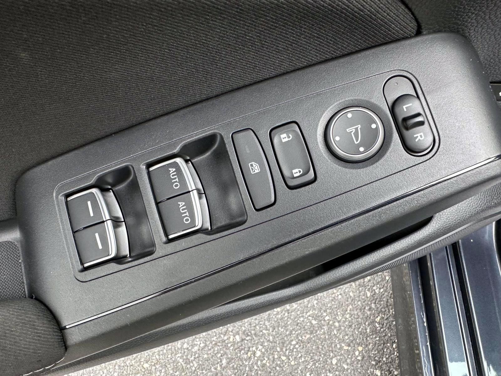 Used 2023 Honda Civic Sport image 9
