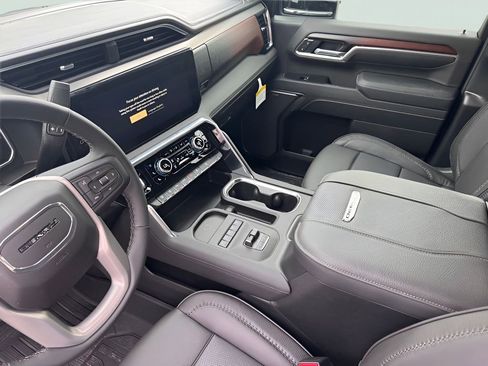 New 2026 GMC Sierra 2500 Denali w/ Denali Reserve Package AWD/4WD image 9