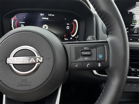 Used 2022 Nissan Rogue Platinum w/ Head-Up Display Package image 23