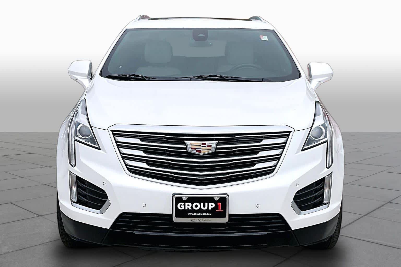 Used 2018 Cadillac XT5 Luxury w/ Driver Awareness Package FWD image 4