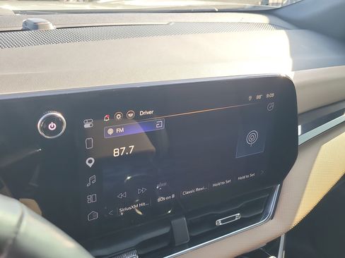 Used 2025 Chevrolet Equinox ACTIV w/ Safety and Technology Package AWD/4WD image 22