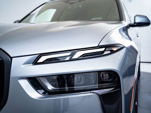 New 2026 BMW X7 xDrive40i w/ M Sport Package image 16