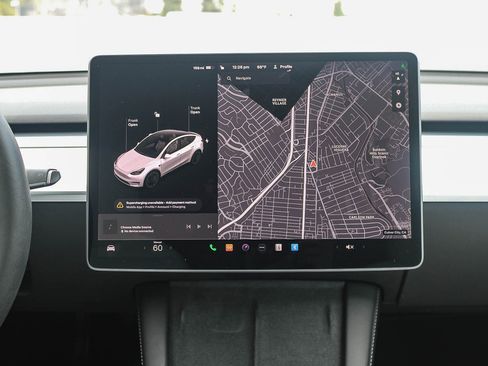 Used 2022 Tesla Model Y Performance image 14