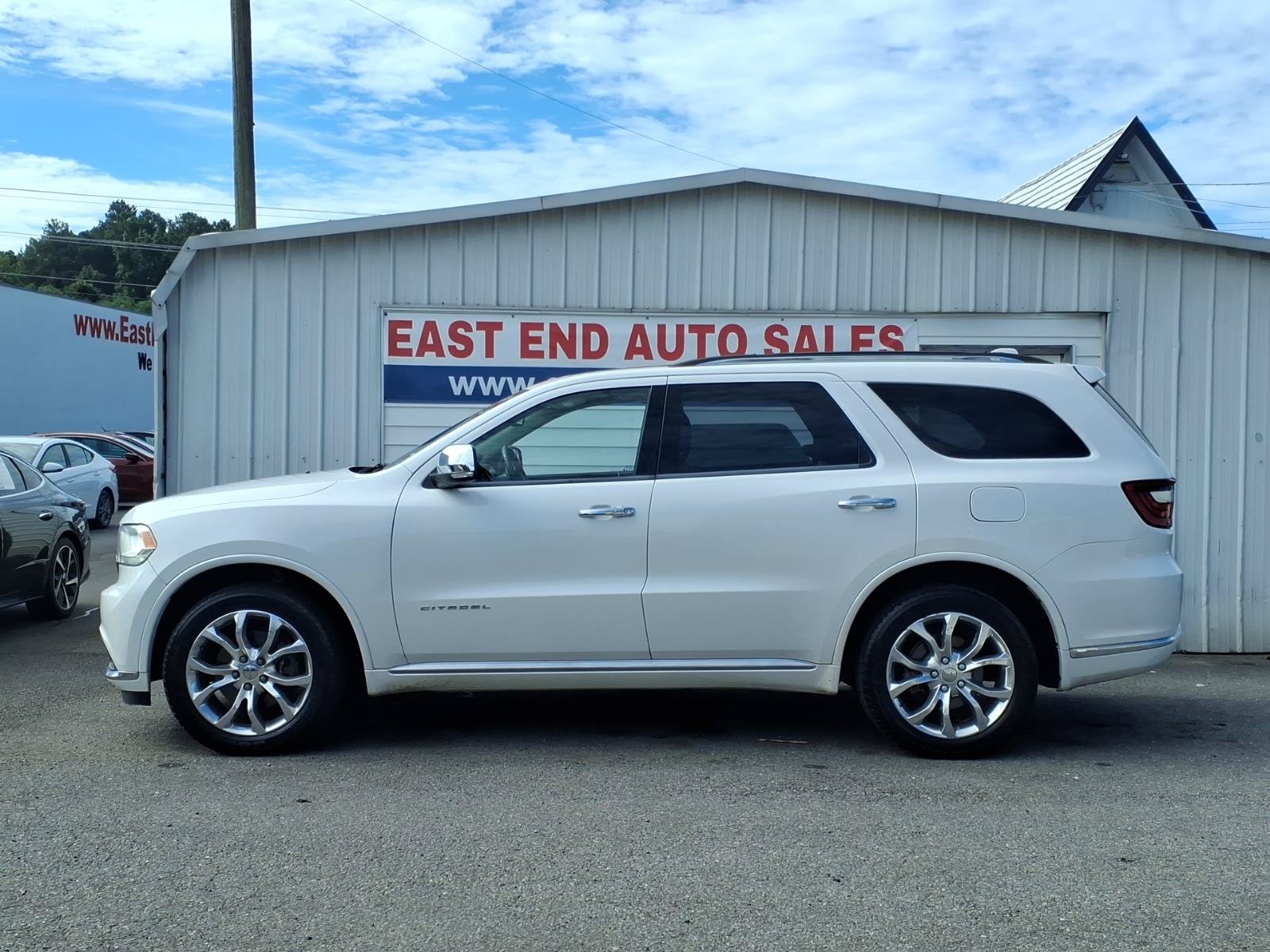 Used 2017 Dodge Durango Citadel w/ Technology Group AWD/4WD image 2