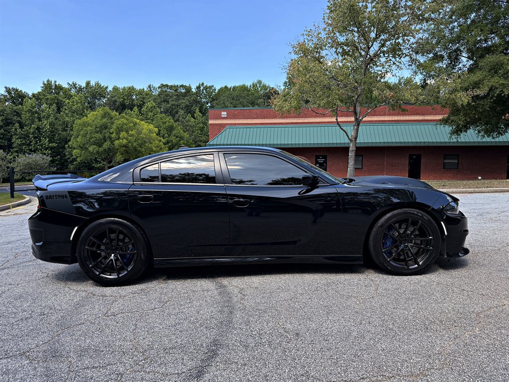 Used 2017 Dodge Charger R/T RWD image 4
