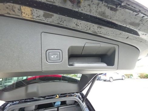 Used 2025 Cadillac XT5 Premium Luxury image 28