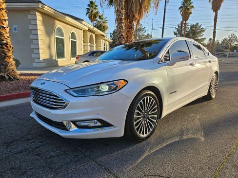 Used 2017 Ford Fusion Titanium image 3