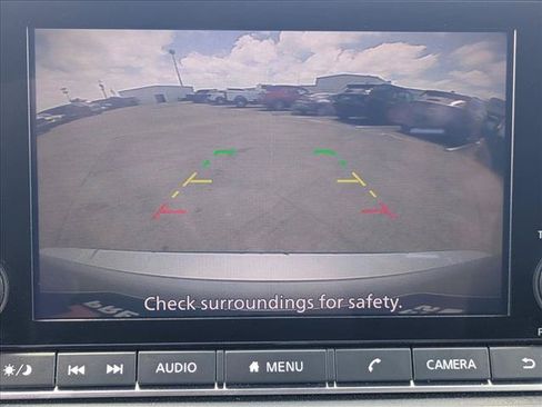 Used 2024 Nissan Rogue S FWD image 14