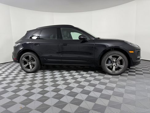 Certified 2026 Porsche Macan AWD/4WD image 8