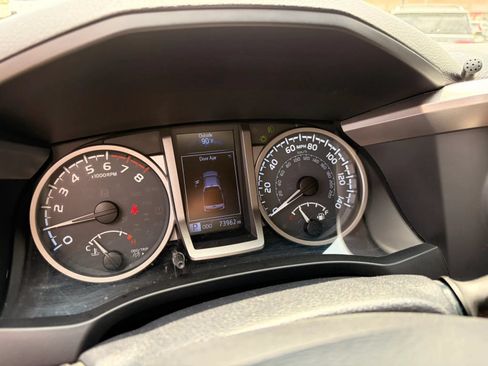 Used 2019 Toyota Tacoma SR5 RWD image 28