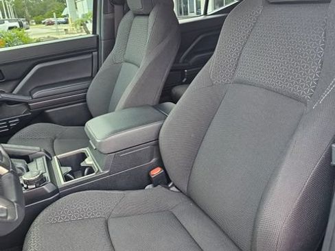 Used 2025 Toyota 4Runner SR5 AWD/4WD image 17