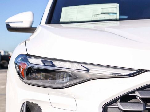 New 2025 Audi Q5 Premium image 9