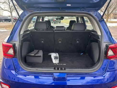Certified 2023 Hyundai Venue Limited w/ Cargo Package image 23