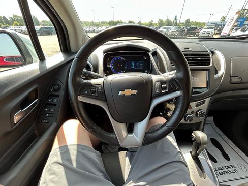 Used 2016 Chevrolet Trax LT w/ LT Sun and Sound Package AWD/4WD image 29