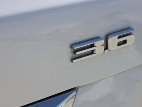 Used 2018 Cadillac XT5 FWD image 13