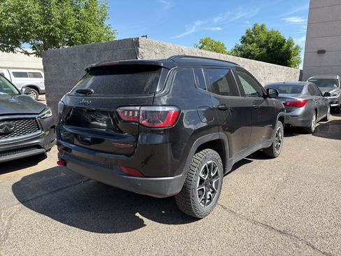 Used 2024 Jeep Compass Trailhawk AWD/4WD image 3